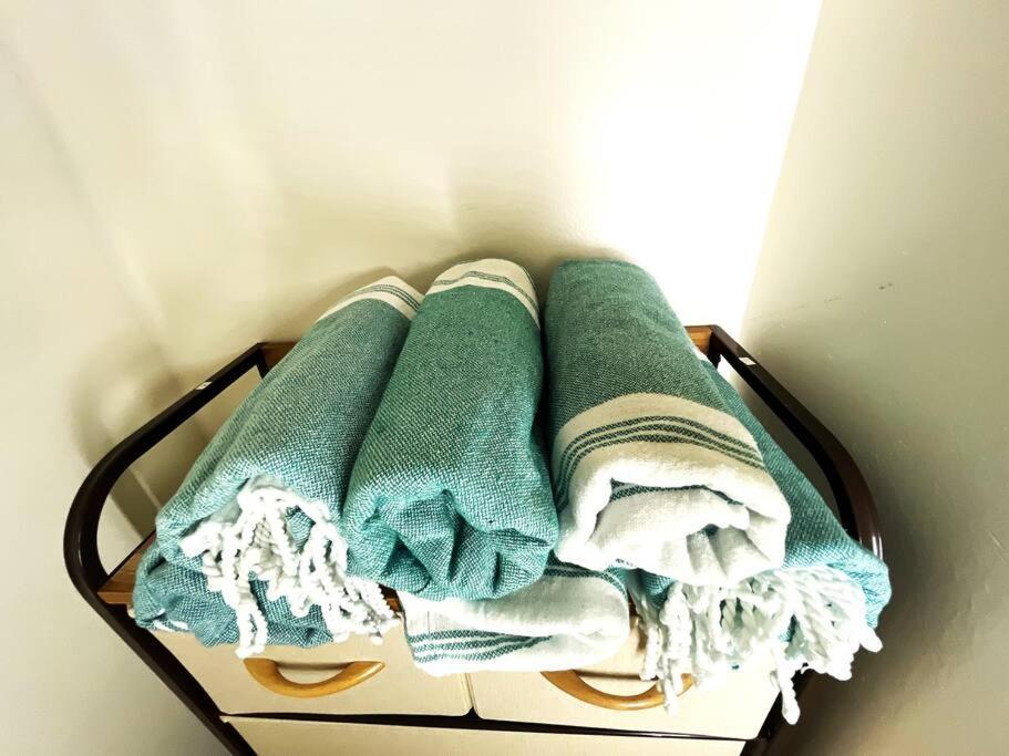 Huge Patio Washerdryer 1 Bedroom Banyan Free Parking 5 Min To Beach Honolulu Exterior foto